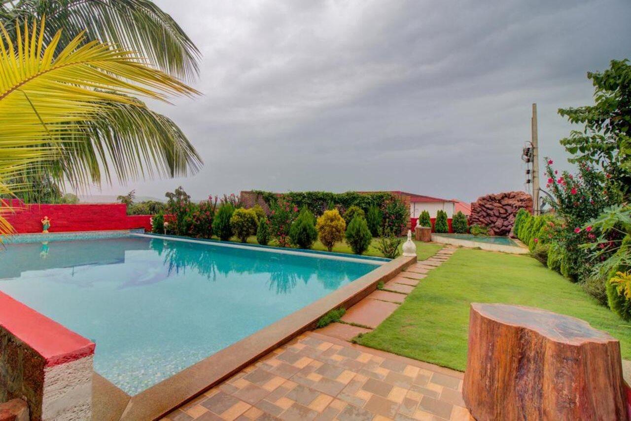 La Papa Resort Morjim Exterior photo